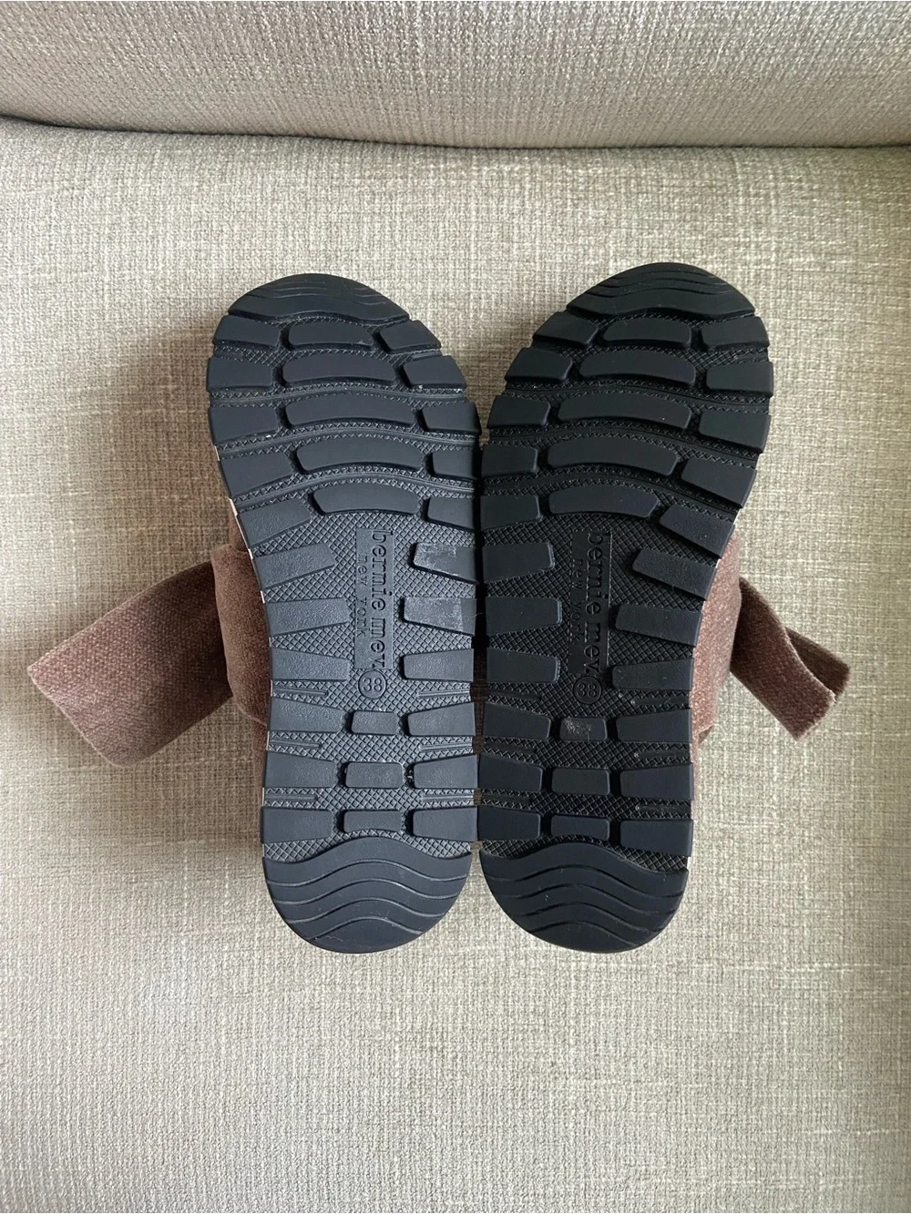 Bernie Mev Tara Serenity Sneakers Size 7 Size 38 Taupe Brown Bow